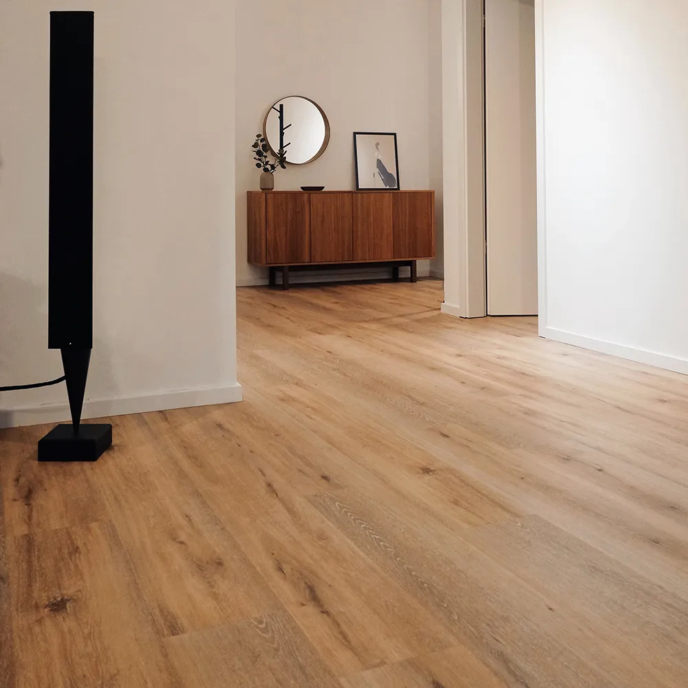 Very clean hardwood floors